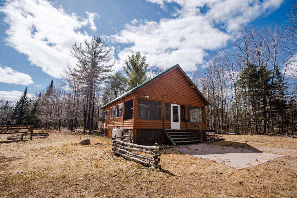 550 Butterfield Ridge Road Lincoln, ME 04457 - Photo 3 of 28 550ButterfieldRidgeRoad5