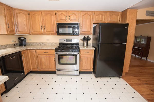 65 Partridge Hill Road Charlton, MA 01507 - Photo 3 of 30