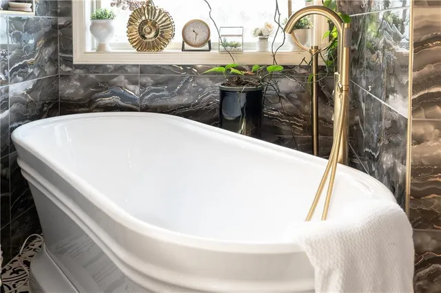 $449,999 | 27 Creekside Drive, Winder, GA 30680