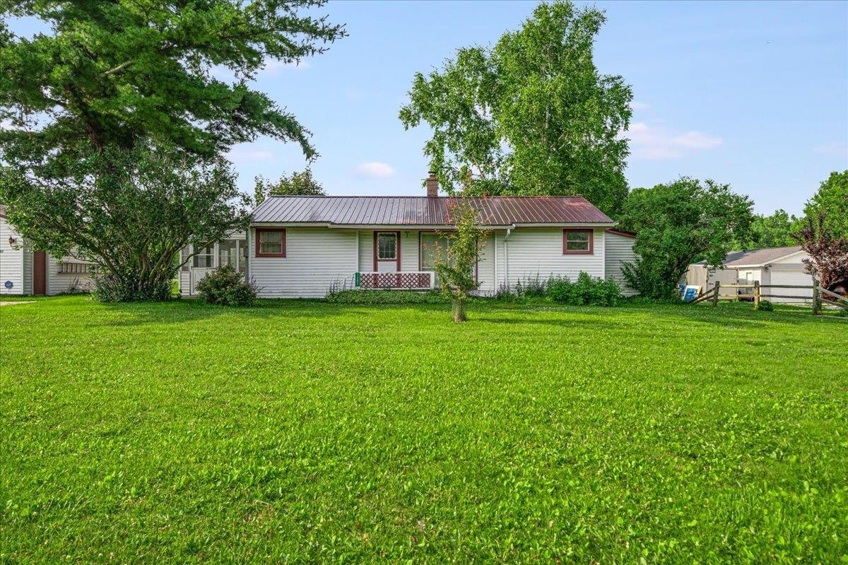 7257 West Esmond Road Hale, MI 48739 - Photo 3 of 30 1936624-c4296ad4-b911-4300-9803-666798036e8a.JPG