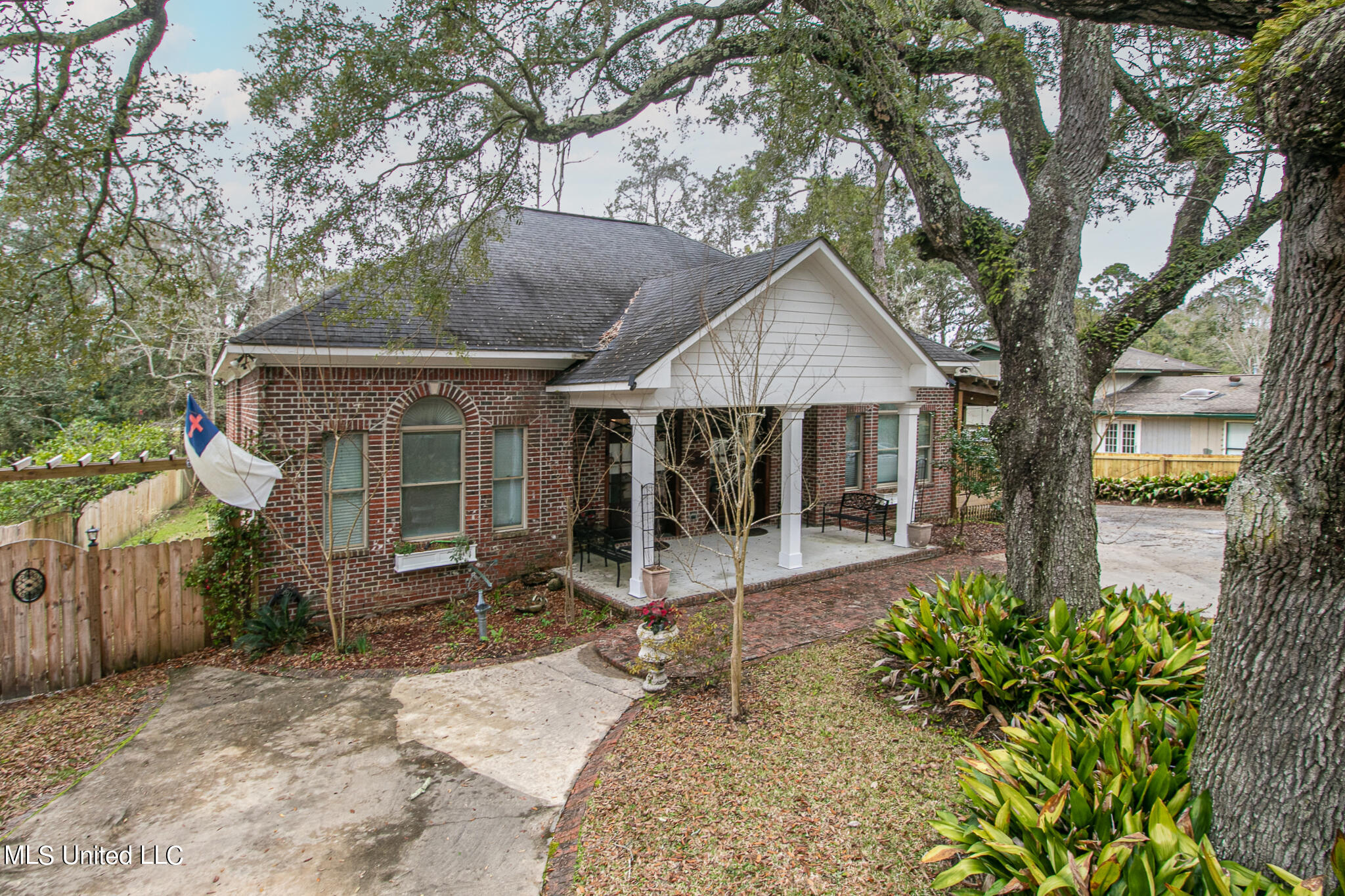 4925 Courthouse Road Gulfport, MS 39507 - Photo 3 of 36 4925 Courthouse-29051