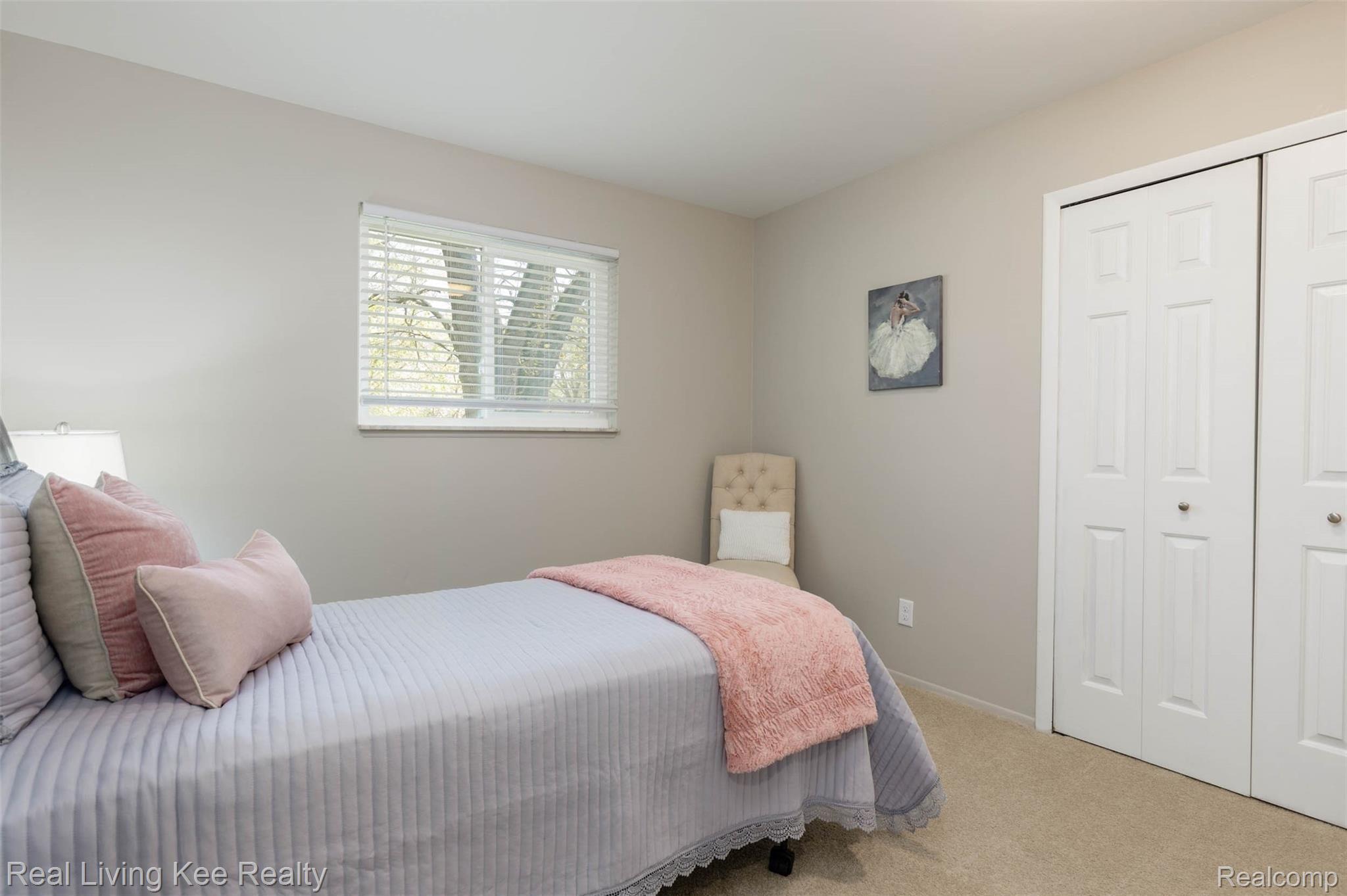 2630 Emmons Avenue Rochester, MI 48307 - Photo 14 of 17 2630 Emmons Ave-19.jpg
