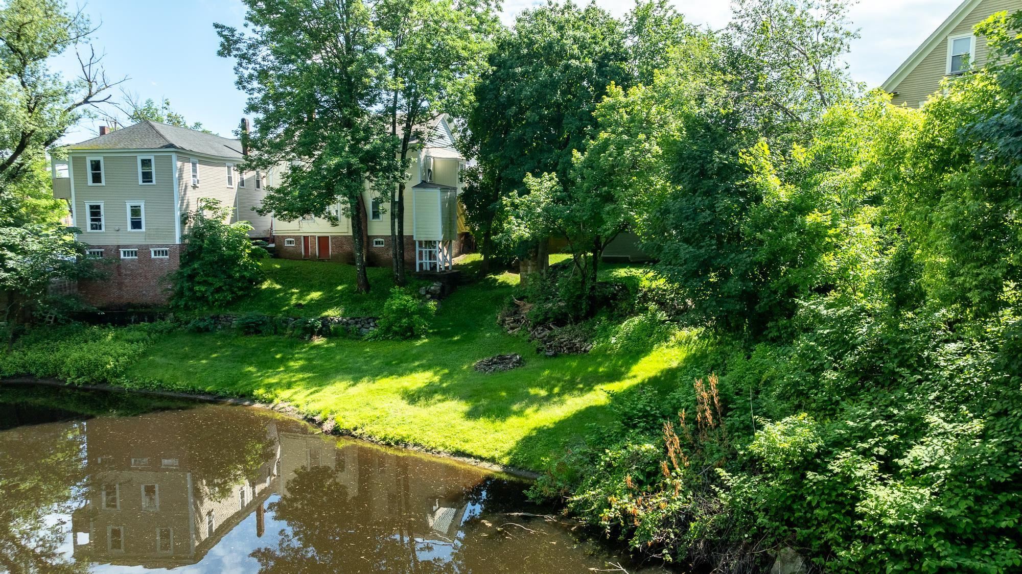 58 Pickering Road Rochester, NH 03867 - Photo 4 of 53