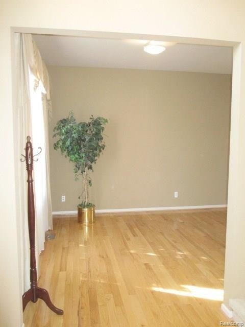 1625 Mackwood Road Rochester Hills, MI 48307 - Photo 4 of 40
