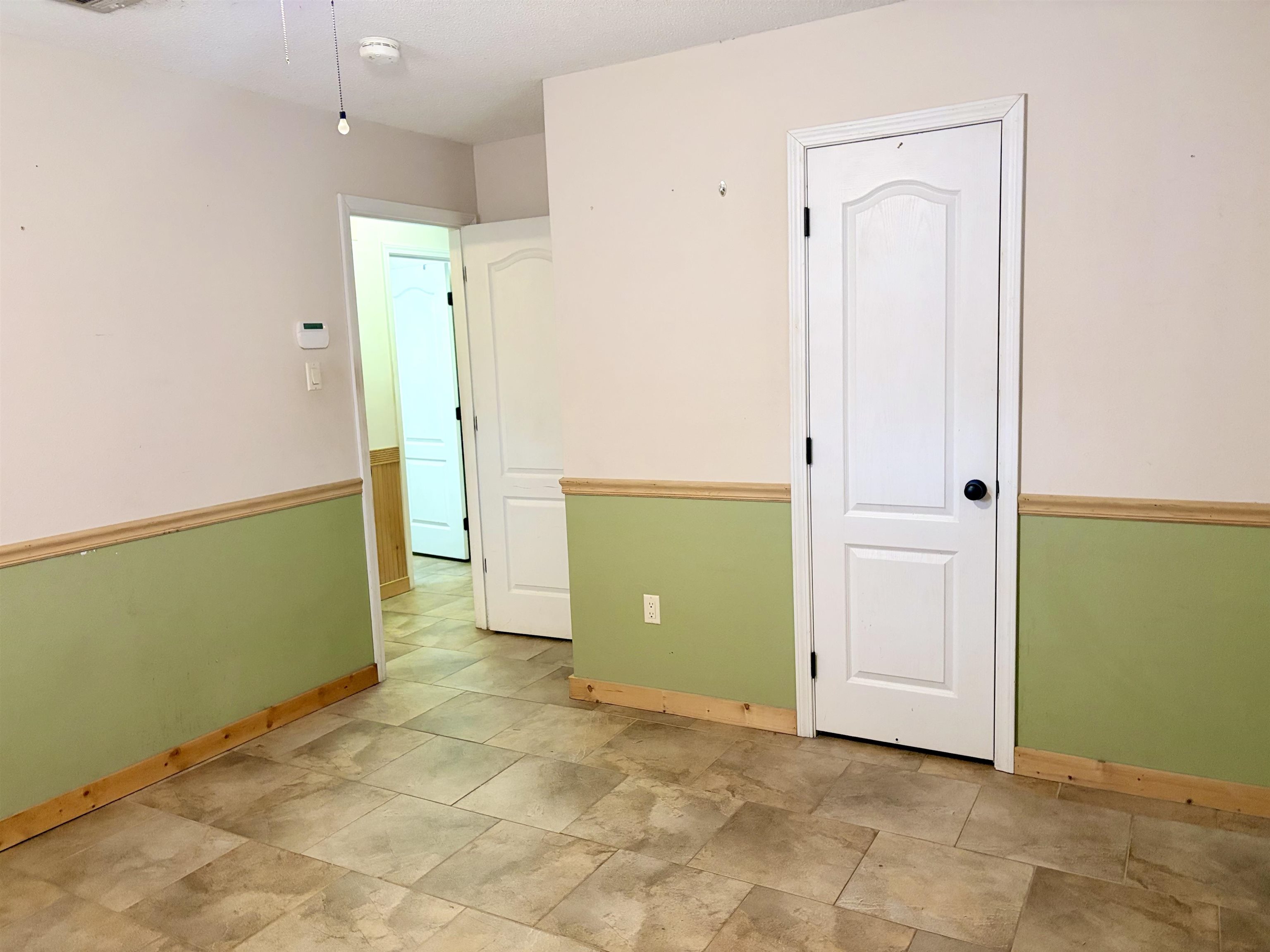 302 Woodlawn Avenue Atmore, AL 36502 - Photo 11 of 15 Primary Bedroon
