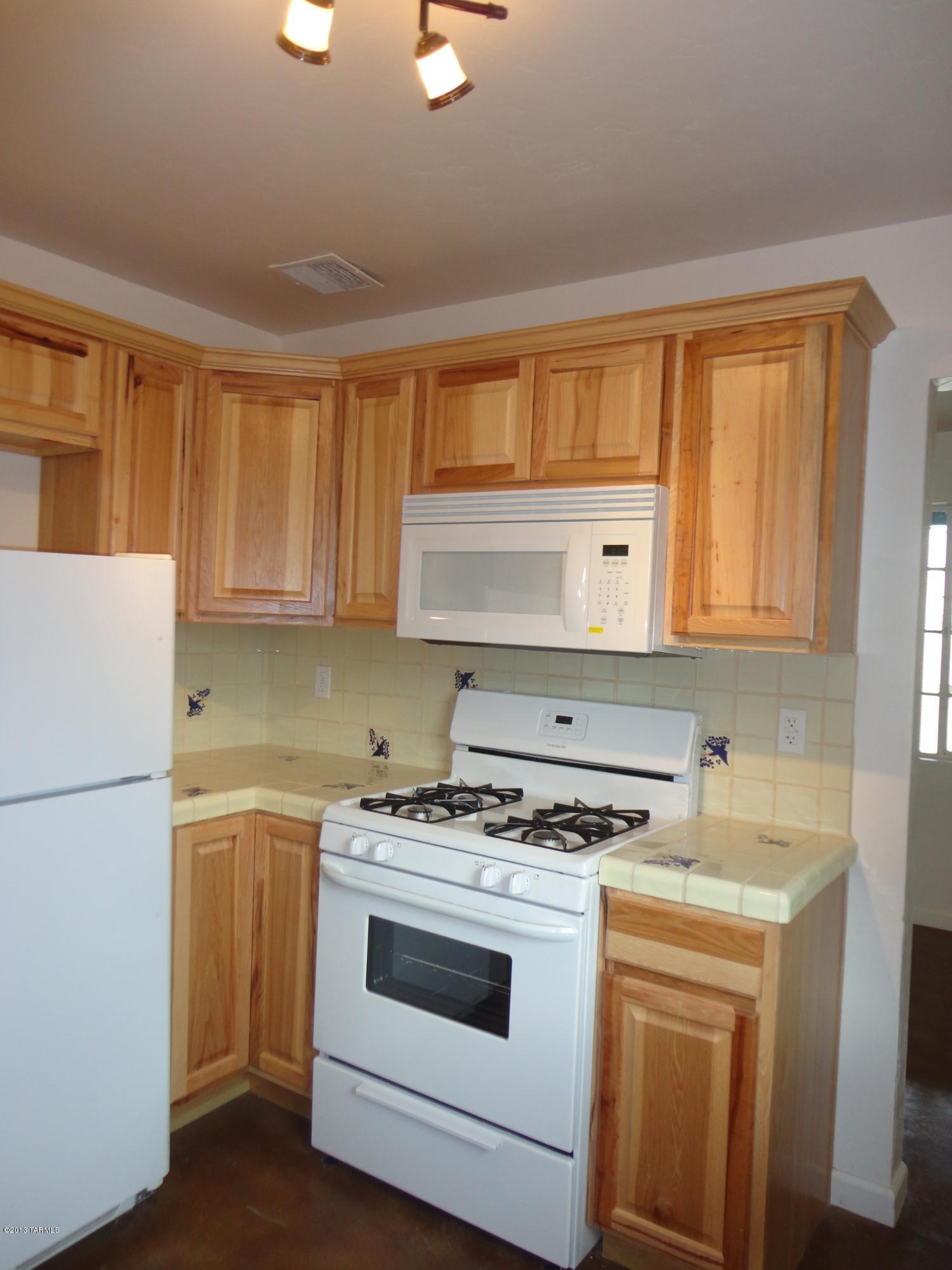 3233 East Silverlake Road Tucson, AZ 85713 - Photo 6 of 17 Gallery Image 6