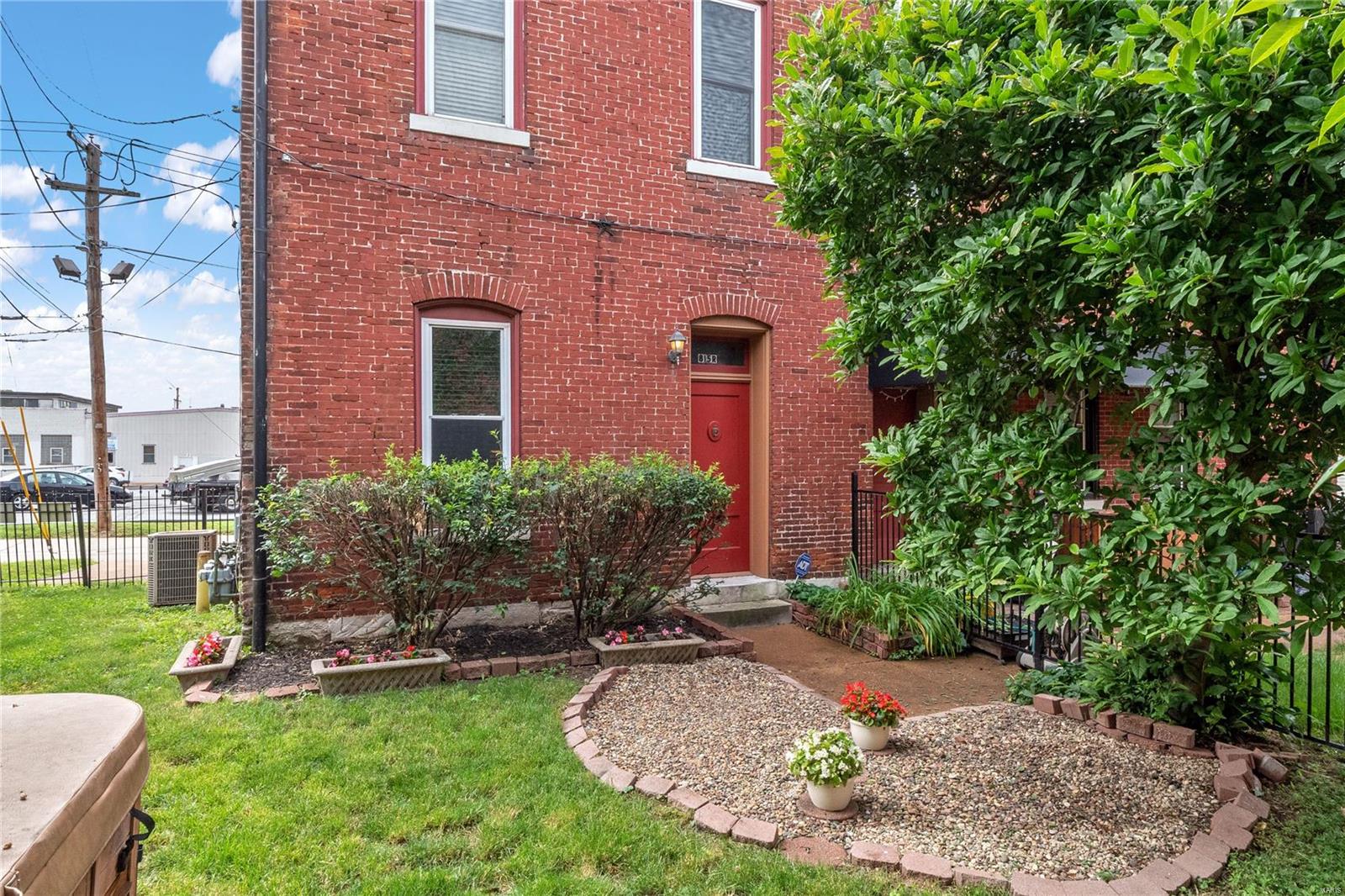 815 Rutger Street, Unit R St. Louis, MO 63104 - Photo 1 of 25