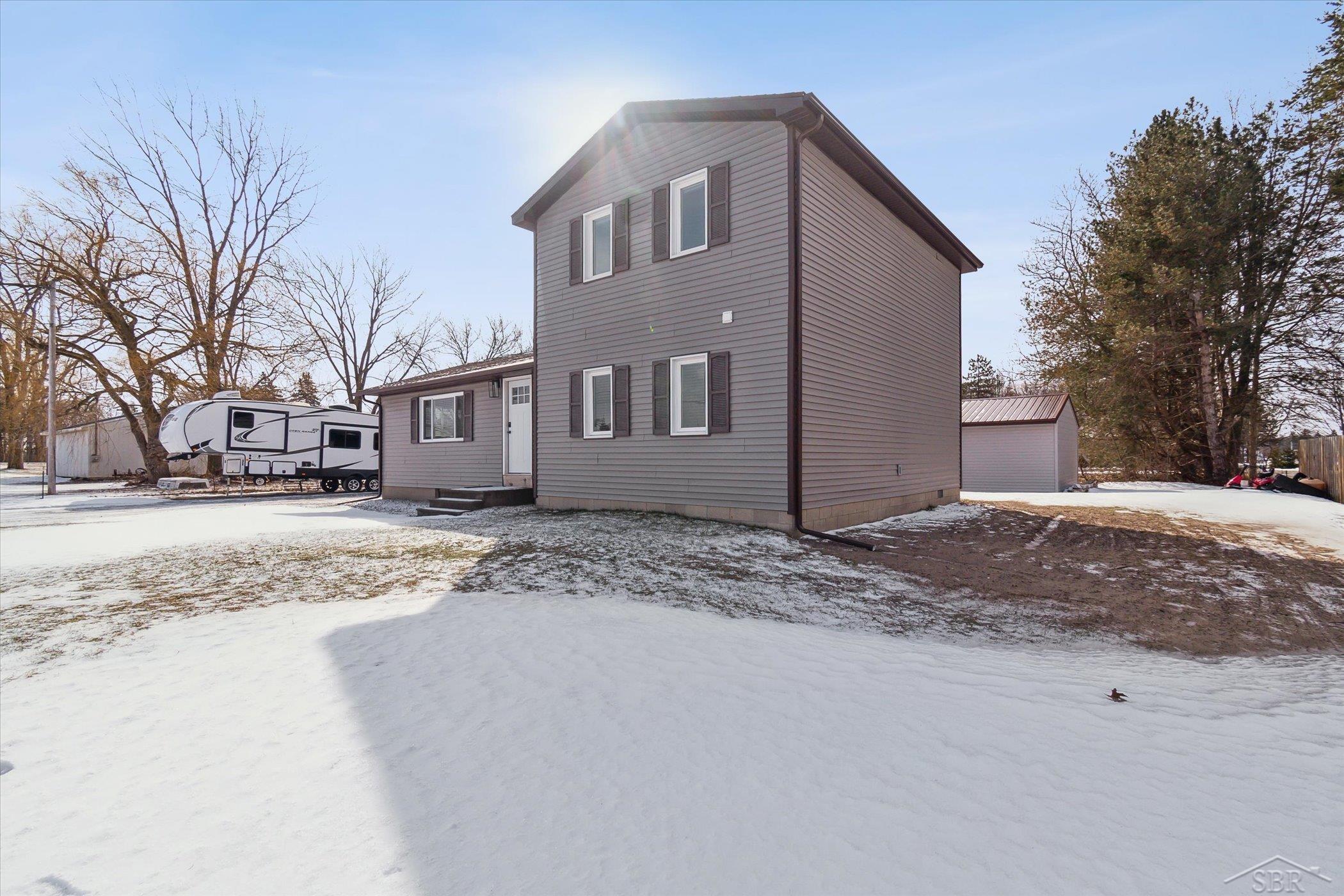 1660 South Huron Road Kawkawlin, MI 48631 - Photo 4 of 32 50103730-3.JPG
