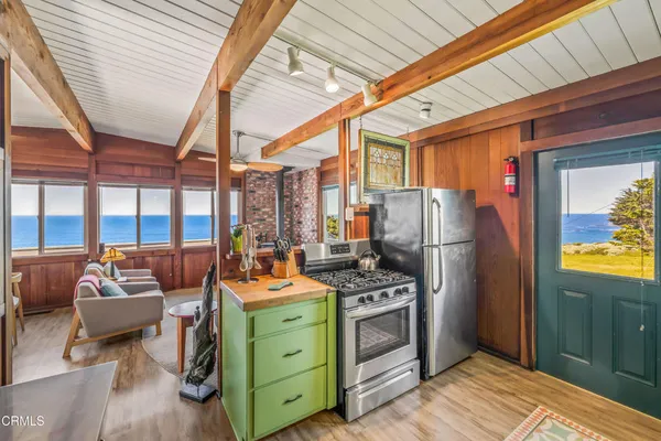 $1,849,000 | 1440 Navarro Bluff Road, Albion, CA 95410