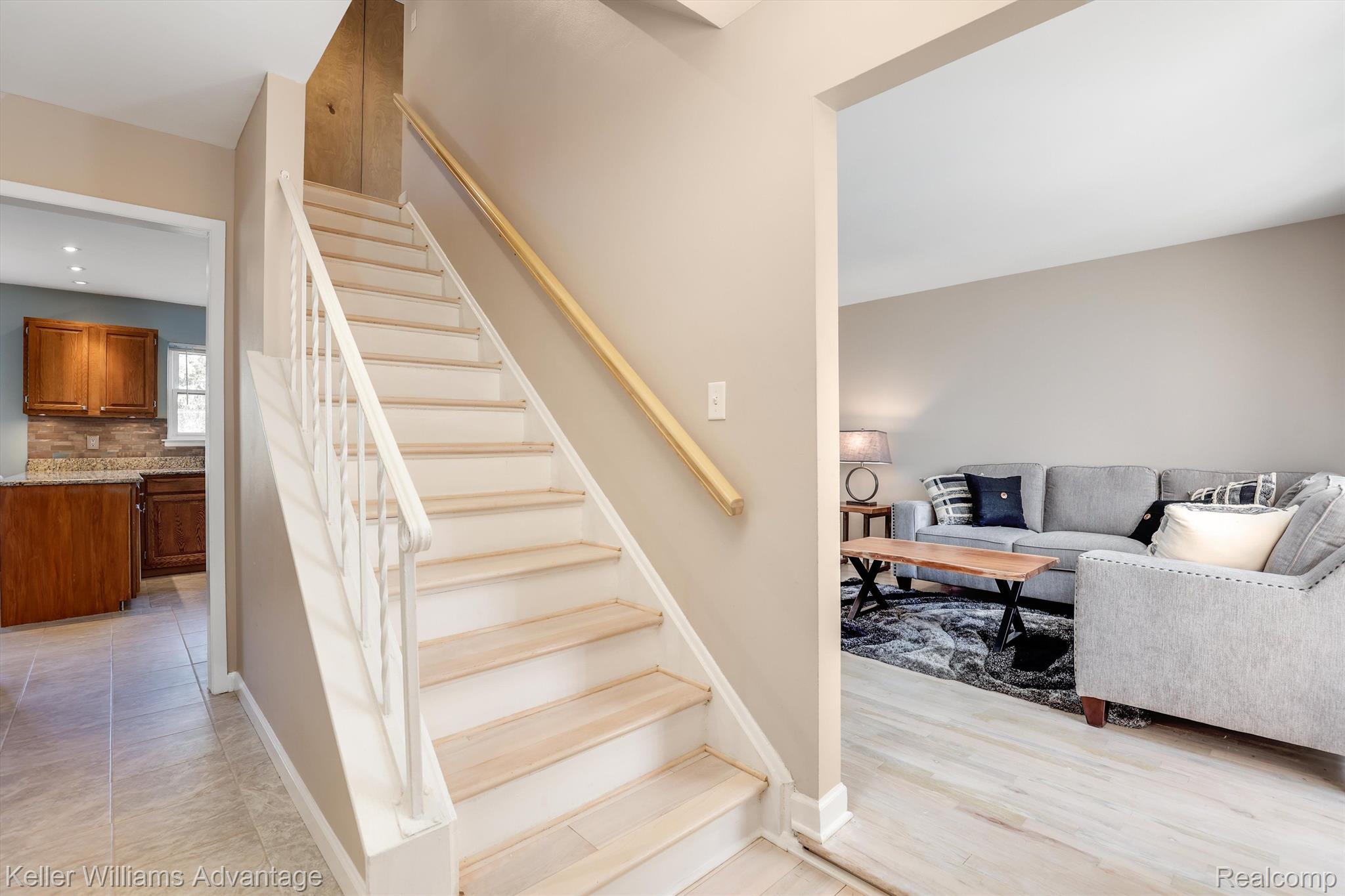 42448 Park Ridge Road Novi, MI 48375 - Photo 11 of 26 Stairway to second level