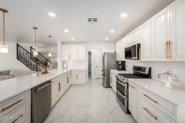 $700,000 | 5702 West Windrose Drive, Glendale, AZ 85304