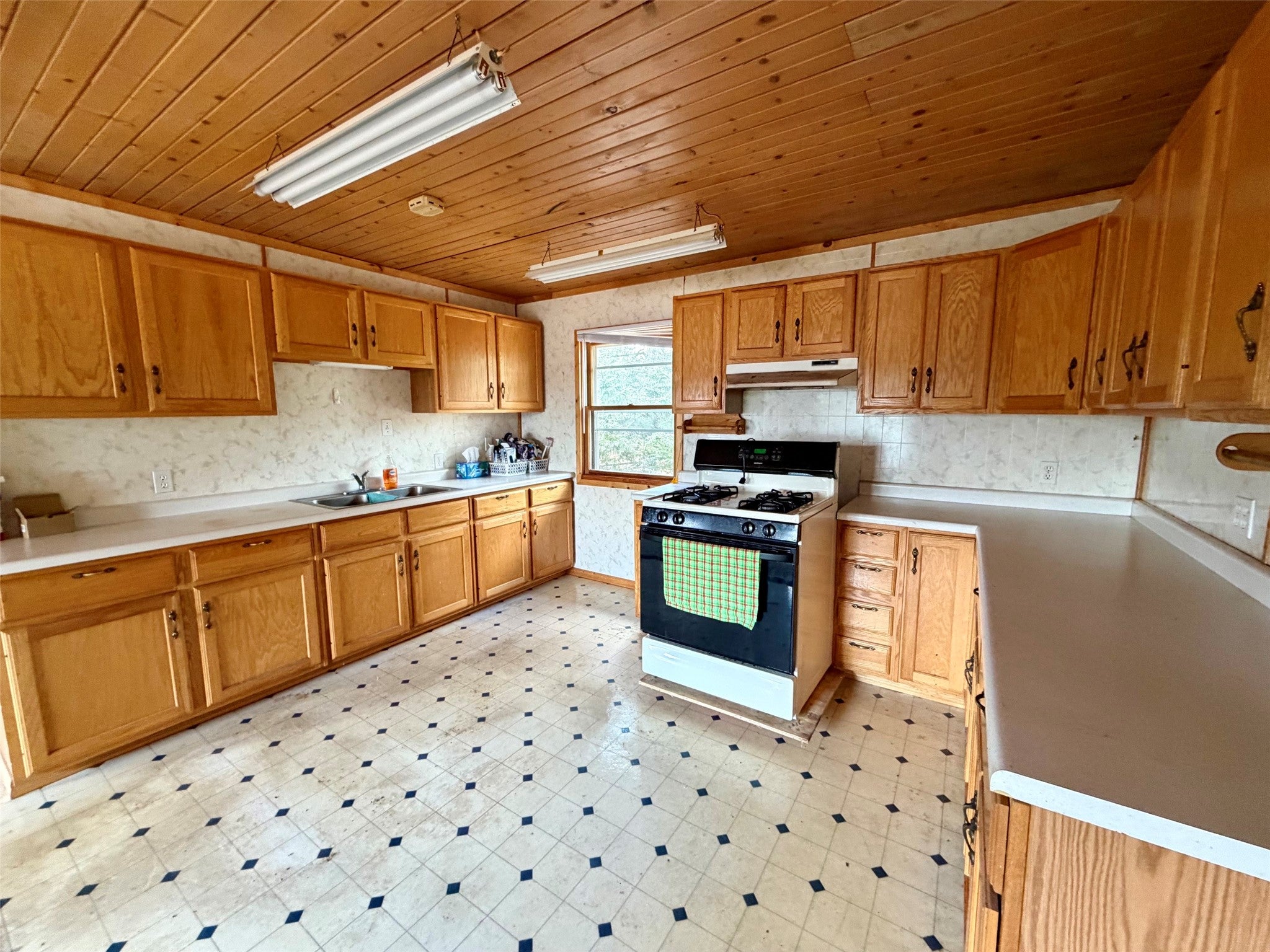 13911 South Fairbanks Road Gordon, WI 54838 - Photo 10 of 29 Gallery Image 10