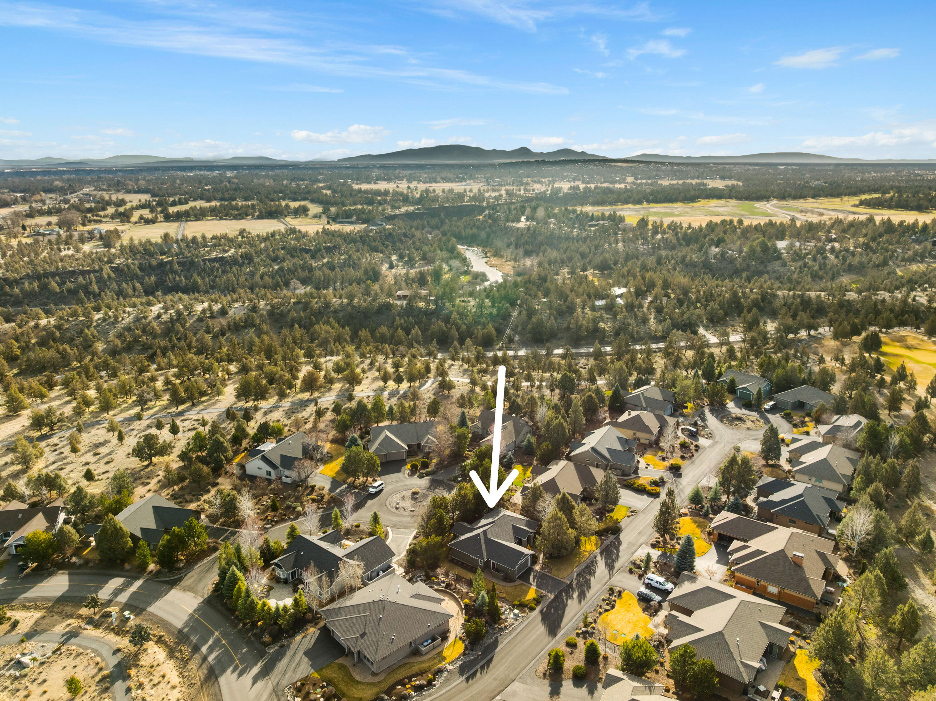 784 Ribbon Falls Road Redmond, OR 97756 - Photo 46 of 79 a view of city and ocean