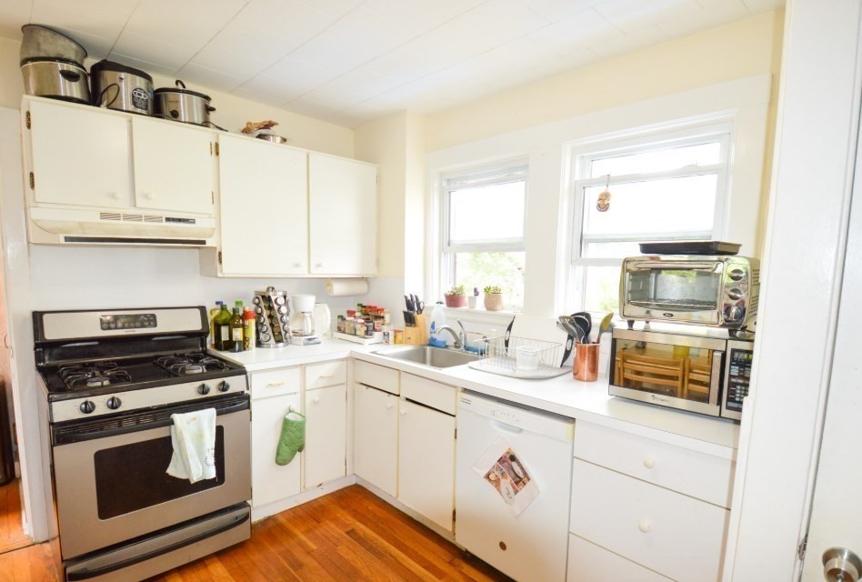 22 Cresthill Road, Unit 22 Boston, MA 02135 - Photo 5 of 20