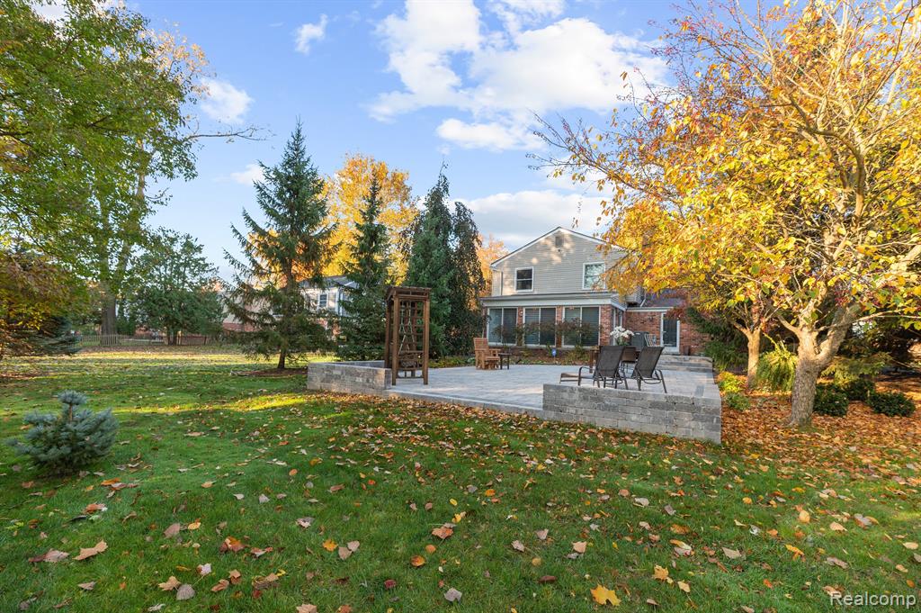 32666 Old Post Road Beverly Hills, MI 48025 - Photo 30 of 39