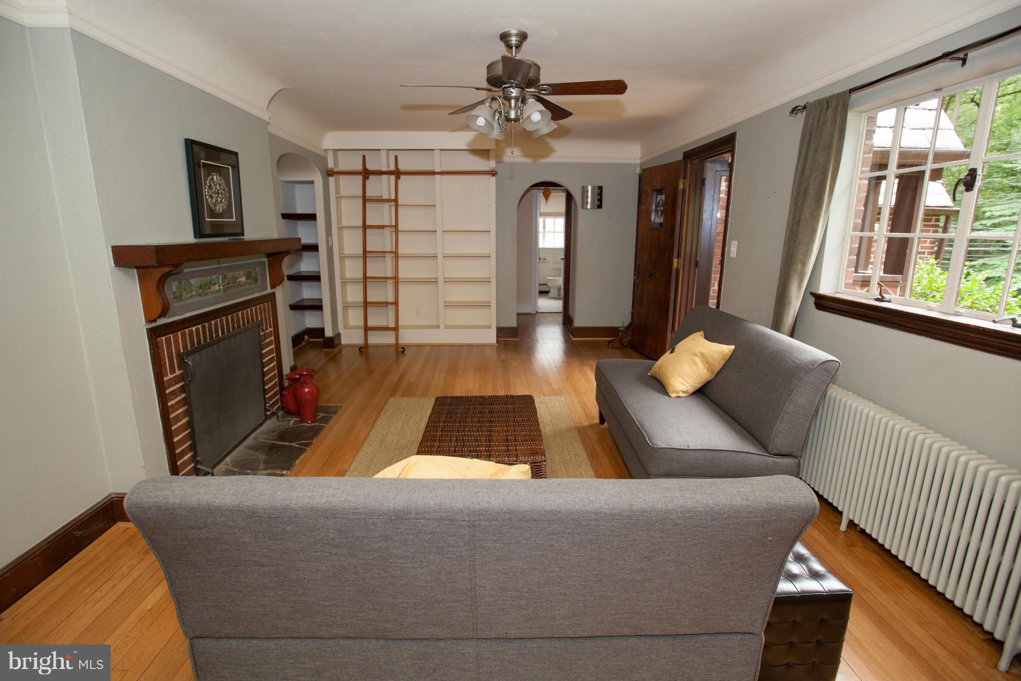 6 Parkside Road Silver Spring, MD 20910 - Photo 5 of 30 Living Room
