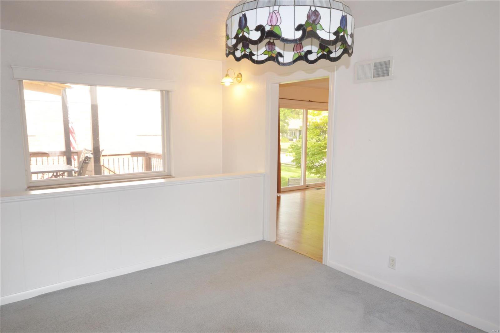 8979 Sappington Road St. Louis, MO 63126 - Photo 4 of 16 Gallery Image 4