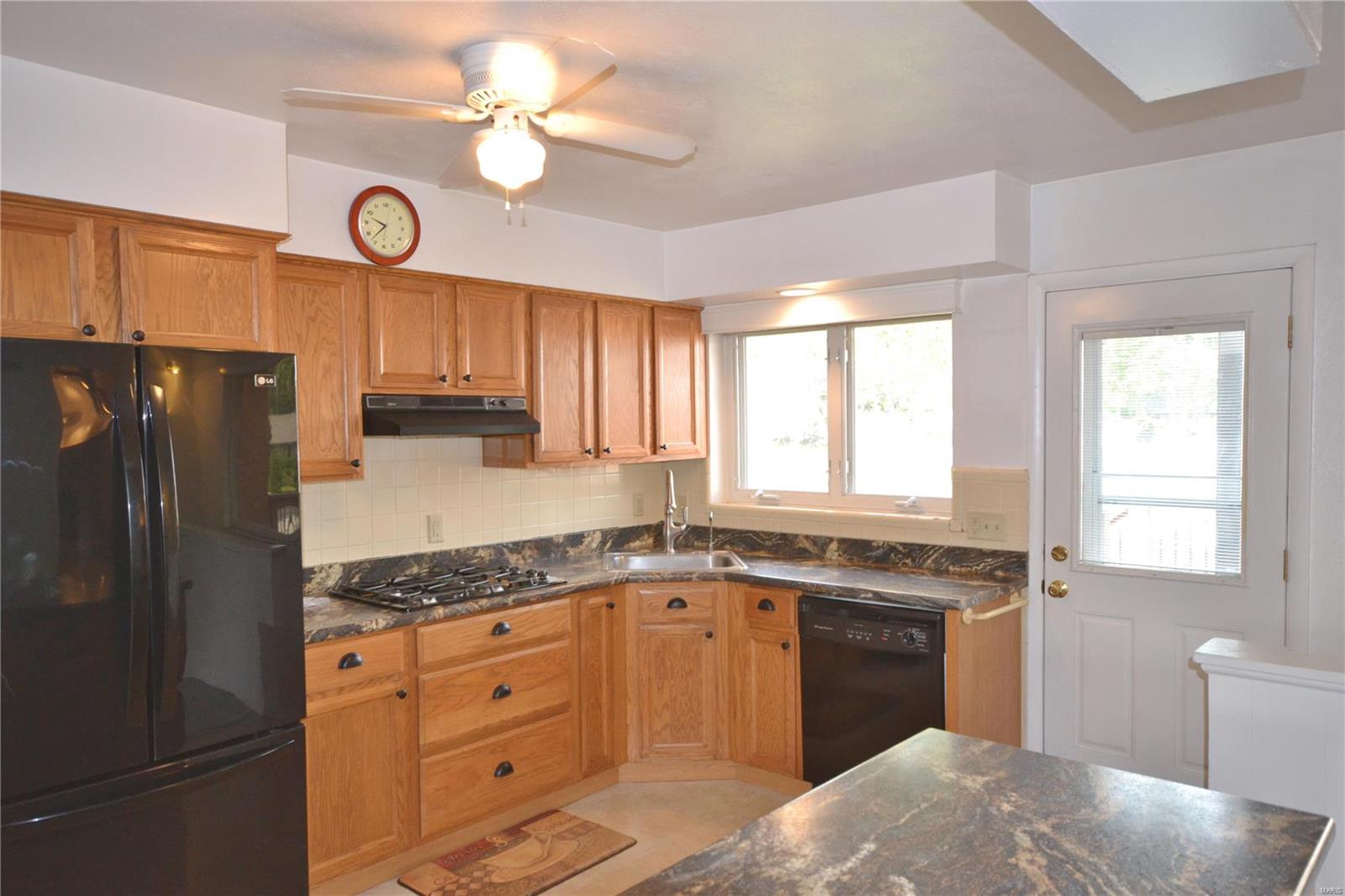 8979 Sappington Road St. Louis, MO 63126 - Photo 6 of 16 Gallery Image 6