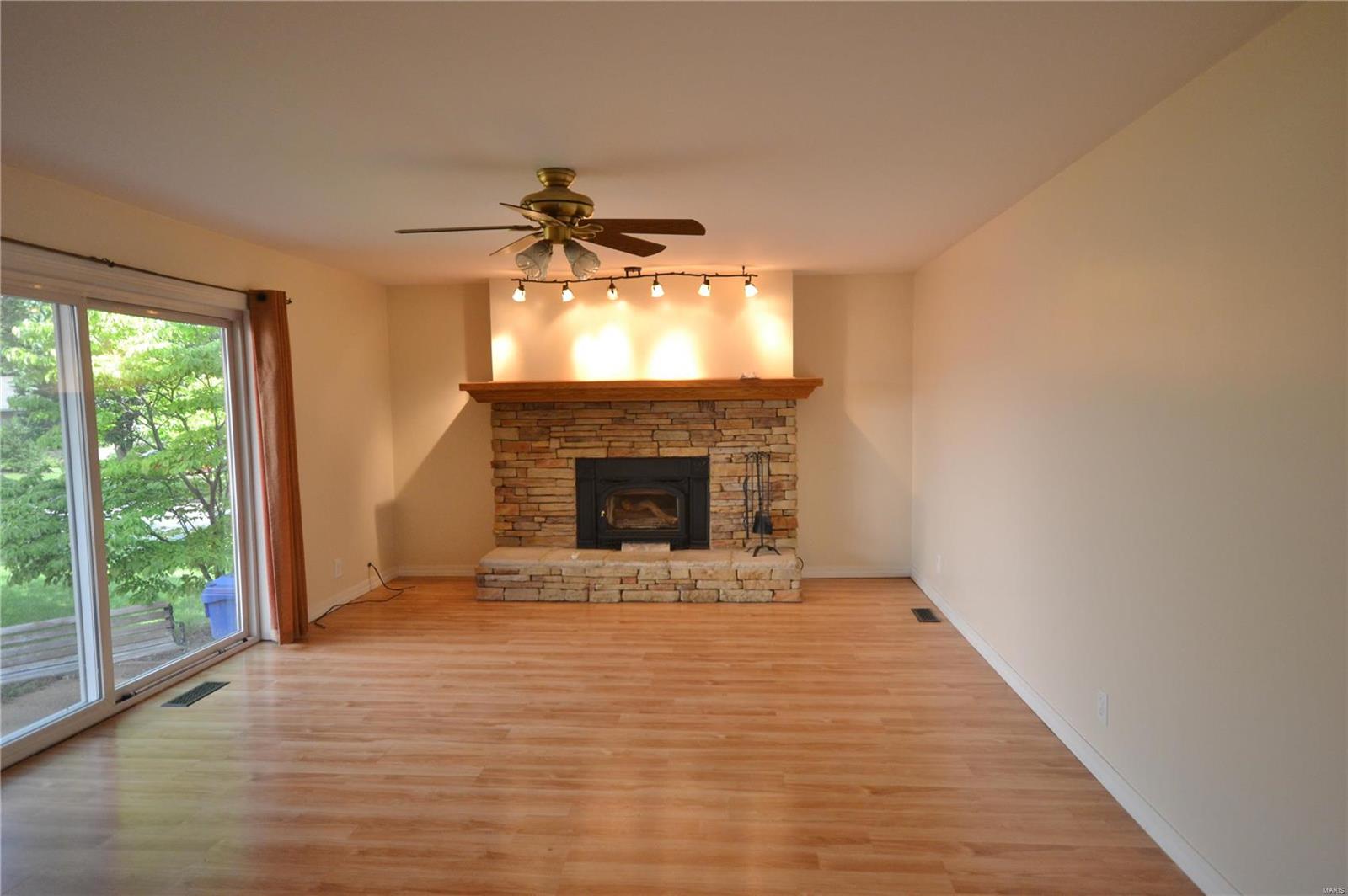 8979 Sappington Road St. Louis, MO 63126 - Photo 7 of 16 Gallery Image 7