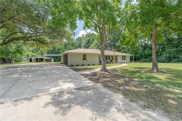 $275,000 | 97 Libuse Cutoff Road, Pineville, LA 71360