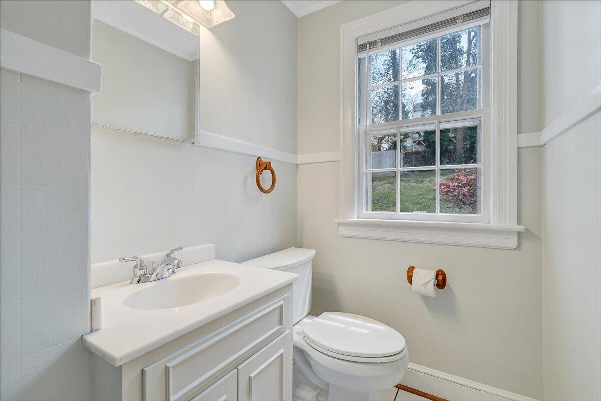 2522 Livingston Road Southwest Roanoke, VA 24015 - Photo 10 of 28 12-MIB06591