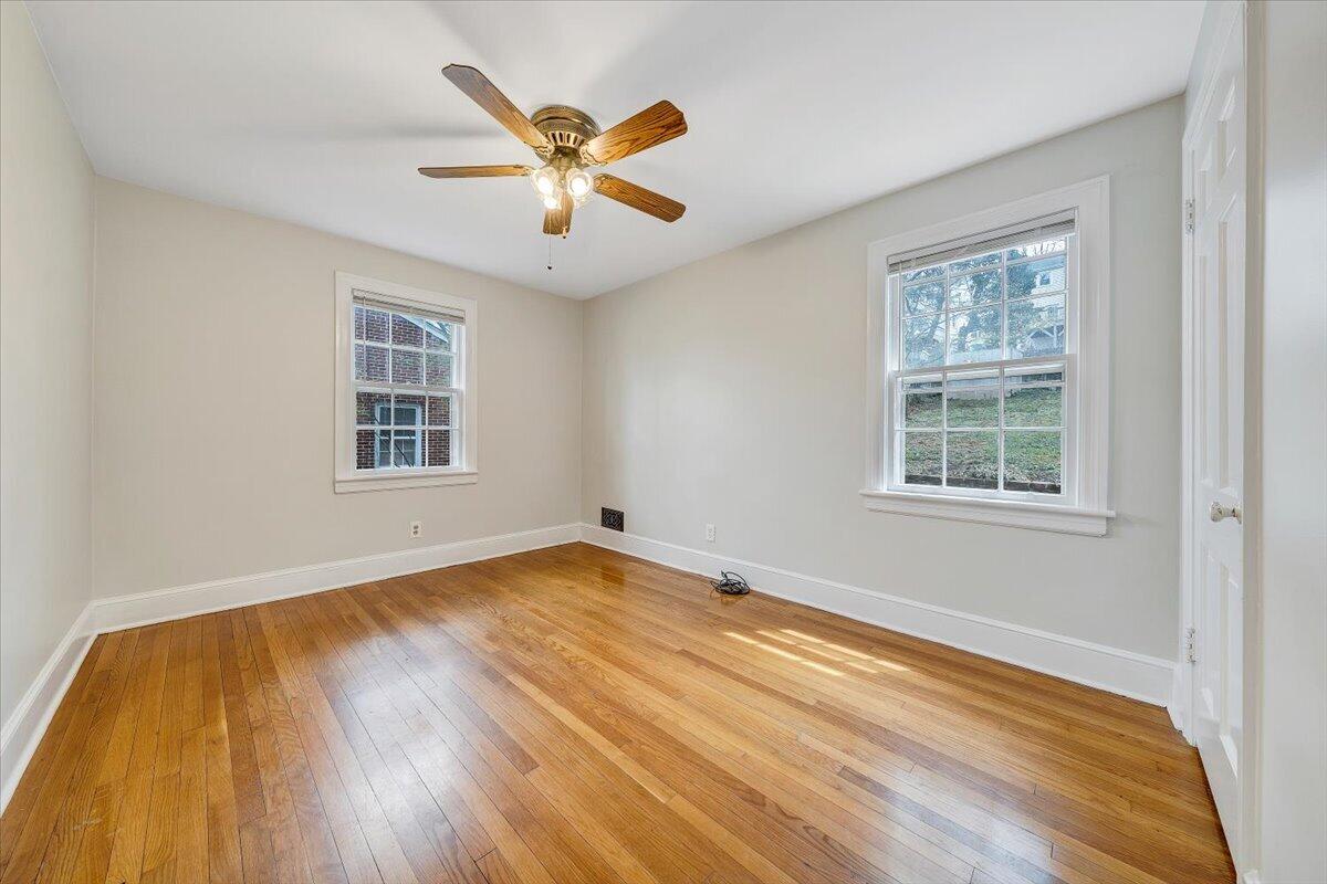 2522 Livingston Road Southwest Roanoke, VA 24015 - Photo 11 of 28 11-MIB06594