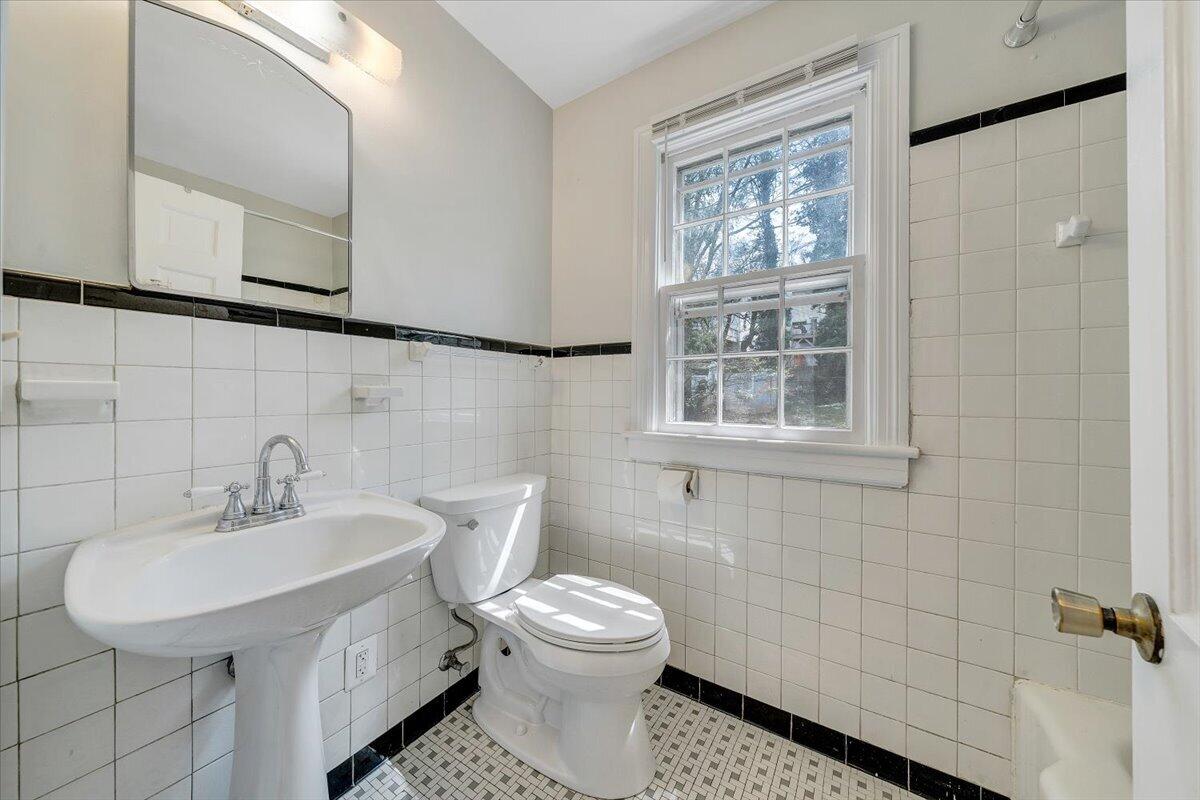 2522 Livingston Road Southwest Roanoke, VA 24015 - Photo 14 of 28 16-MIB06615