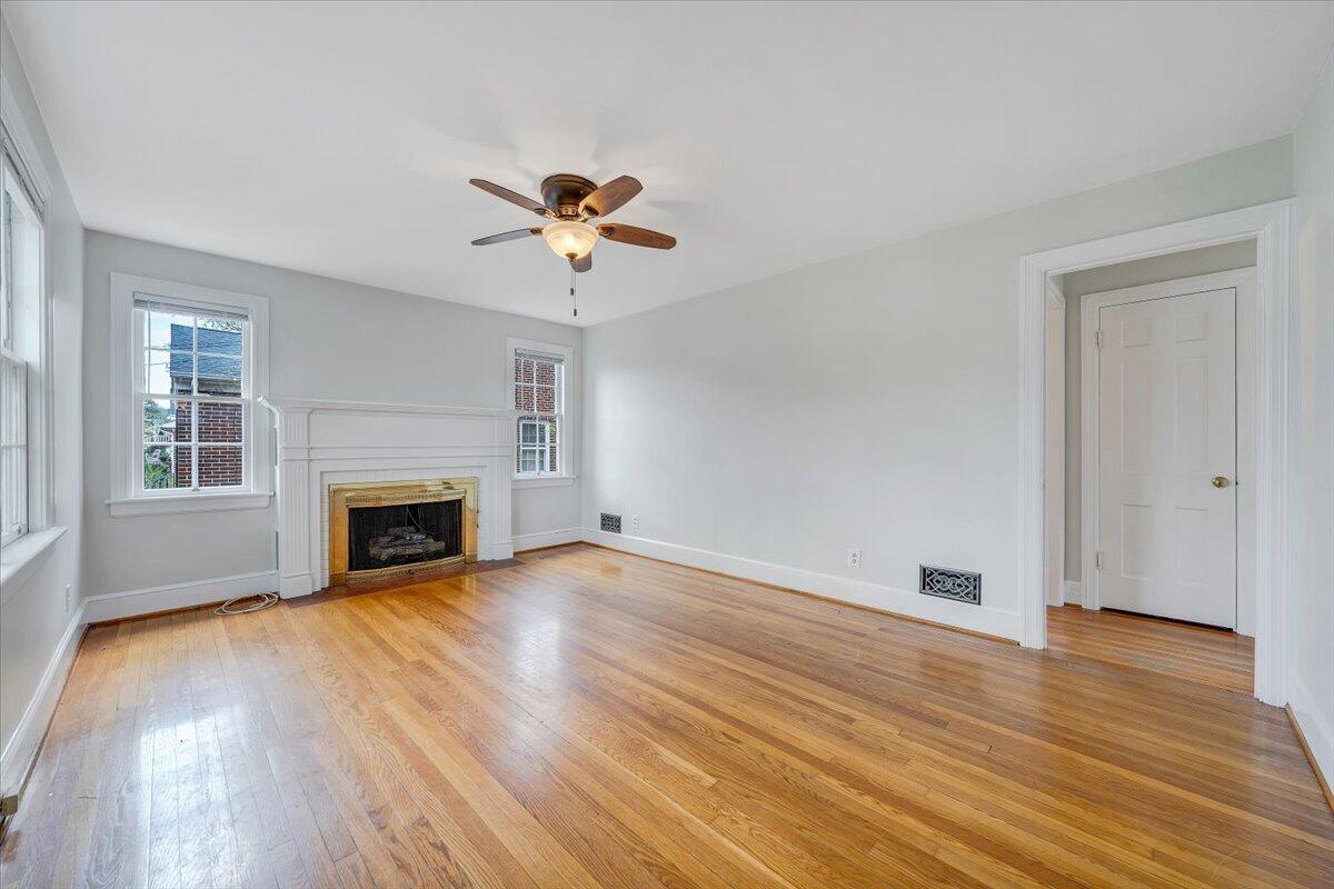 2522 Livingston Road Southwest Roanoke, VA 24015 - Photo 3 of 28 03-MIB06567