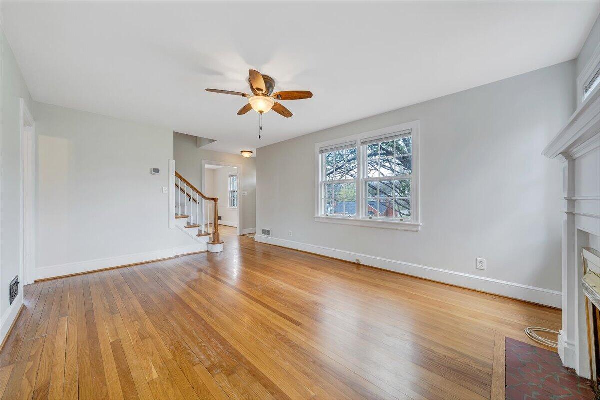 2522 Livingston Road Southwest Roanoke, VA 24015 - Photo 4 of 28 04-MIB06576