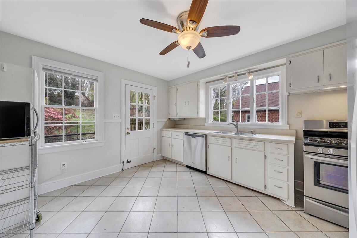 2522 Livingston Road Southwest Roanoke, VA 24015 - Photo 7 of 28 07-MIB06609