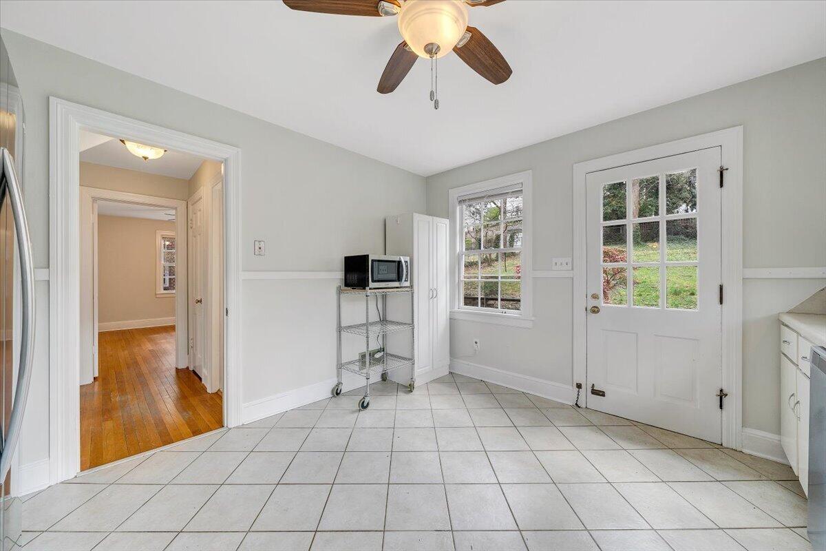 2522 Livingston Road Southwest Roanoke, VA 24015 - Photo 8 of 28 10-MIB06597