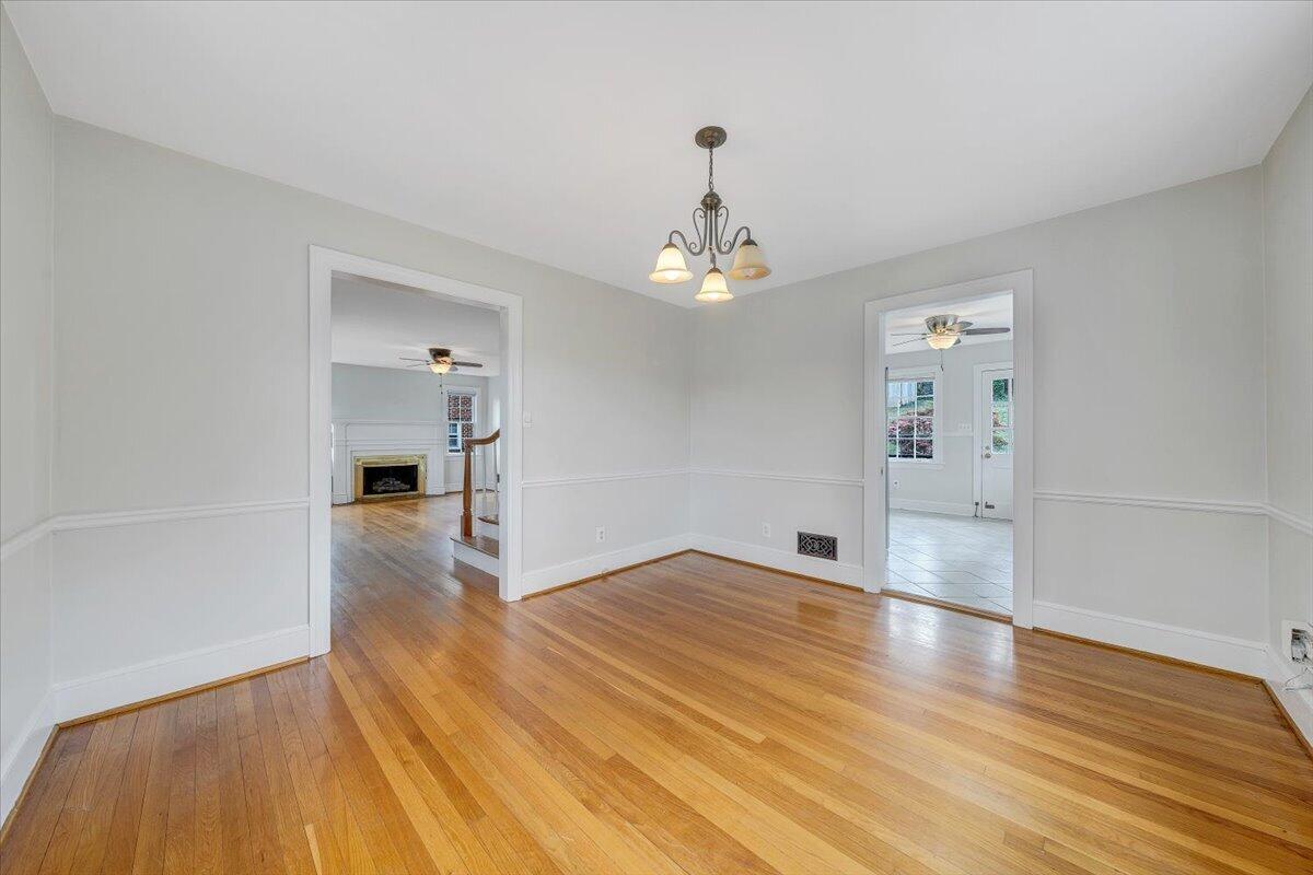 2522 Livingston Road Southwest Roanoke, VA 24015 - Photo 9 of 28 06-MIB06585