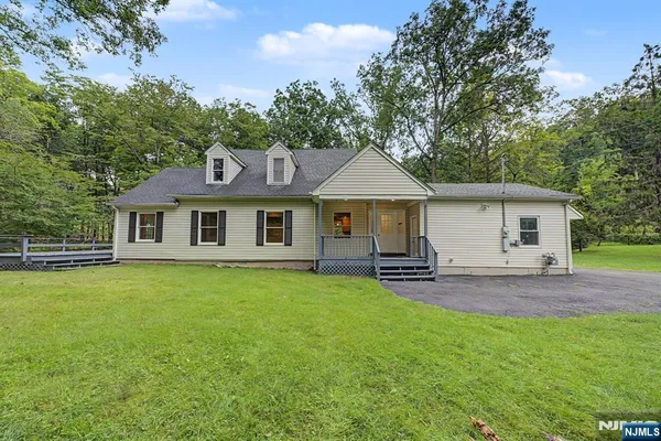 $550,000 | 45 B Old Mill Road, Chester, NJ 07930