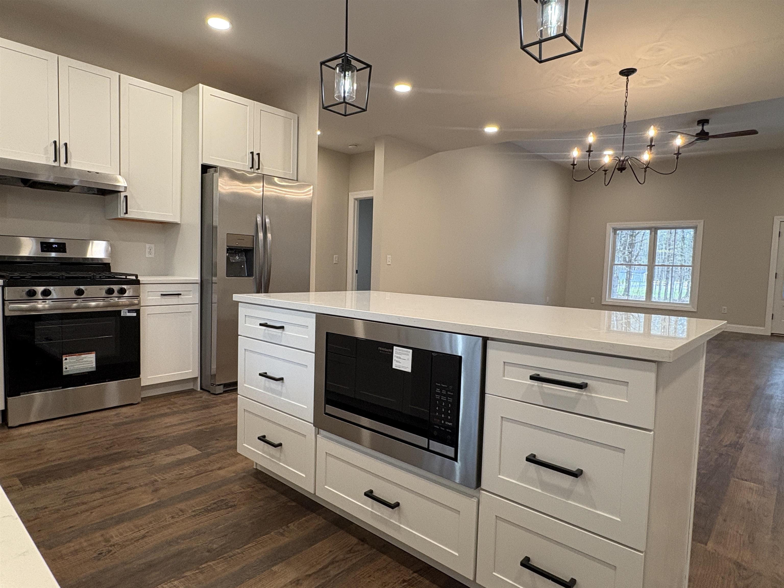 234 Oakledge Way Milton, VT 05468 - Photo 8 of 47