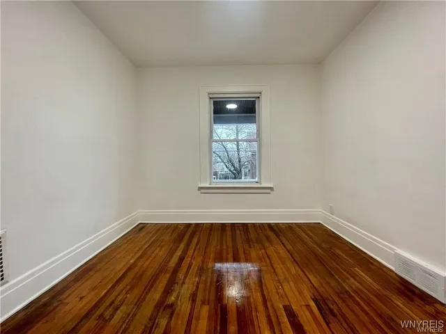 $1,100 | 434 23rd Street, Niagara Falls, NY 14303