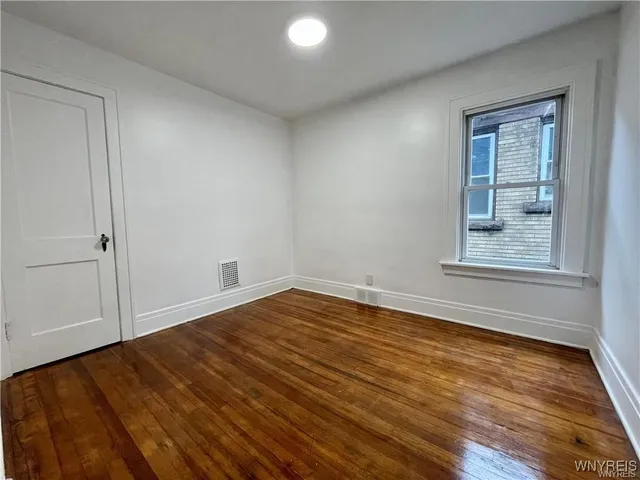 $1,100 | 434 23rd Street, Niagara Falls, NY 14303