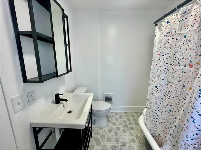 $1,100 | 434 23rd Street, Niagara Falls, NY 14303