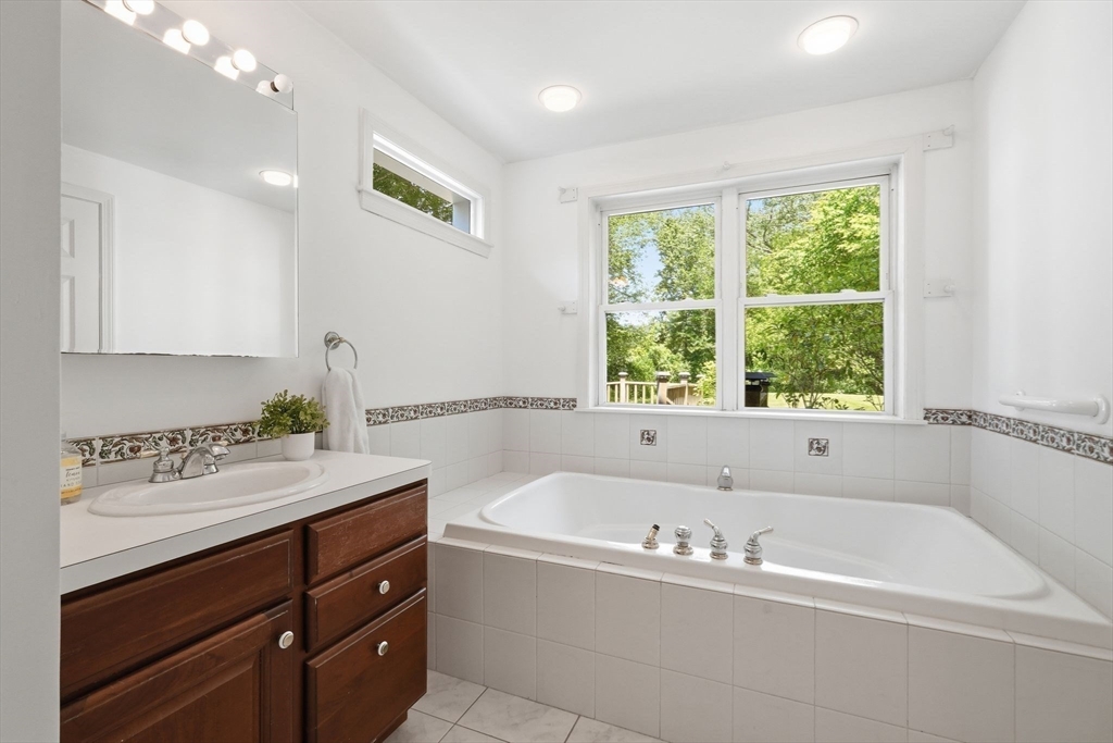 28 Hulst Road Amherst, MA 01002 - Photo 26 of 42