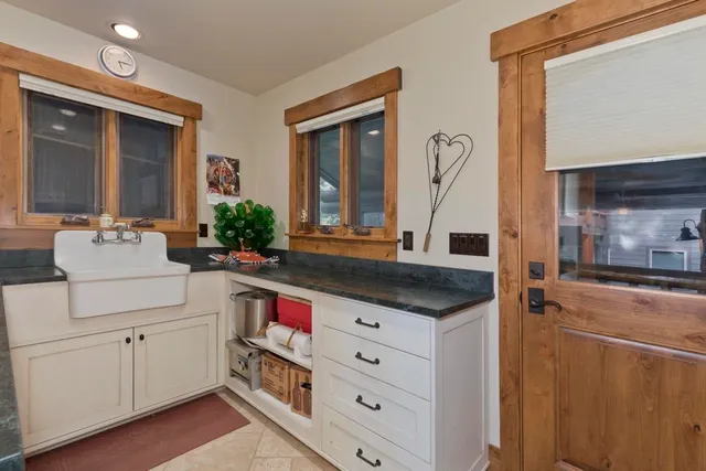 $3,850,000 | 1 Evening Star Drive, Unit 1, Mammoth Lakes, CA 93546