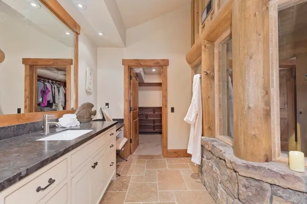 $3,750,000 | 1 Evening Star Drive, Mammoth Lakes, CA 93546