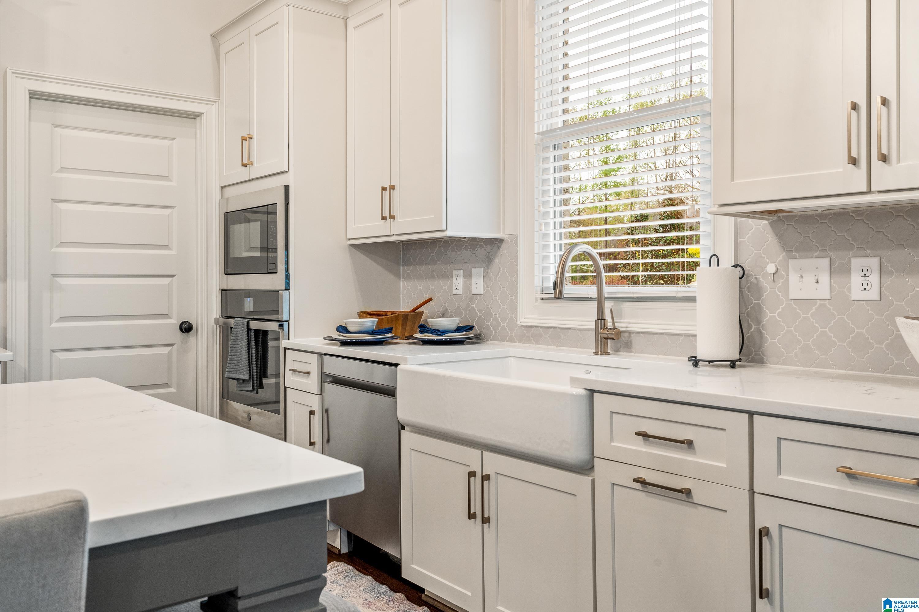 2032 Highland Gate Way Birmingham, AL 35244 - Photo 7 of 79