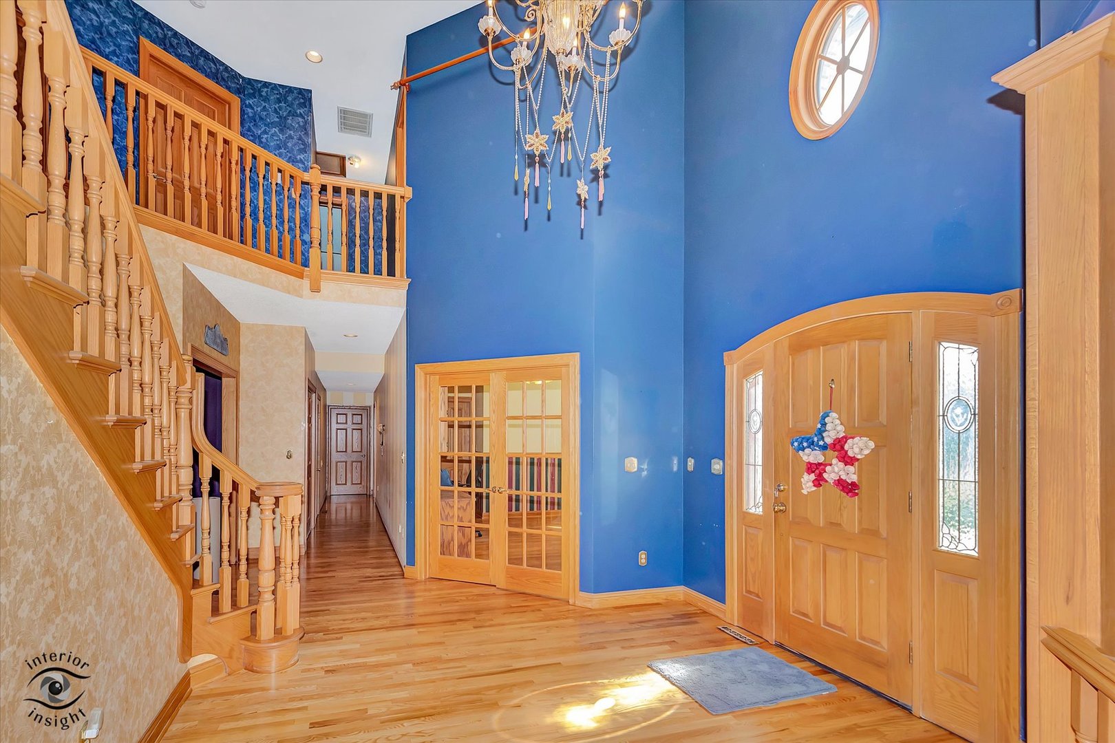 2500 Beverly Way Ottawa, IL 61350 - Photo 11 of 42 a view of an entryway with wooden floor