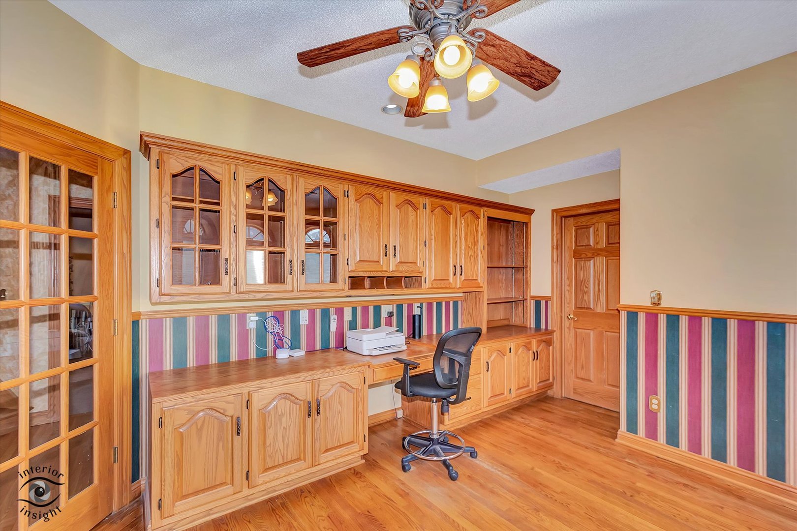 2500 Beverly Way Ottawa, IL 61350 - Photo 15 of 42 a view of a room with furniture wooden floor and chandelier