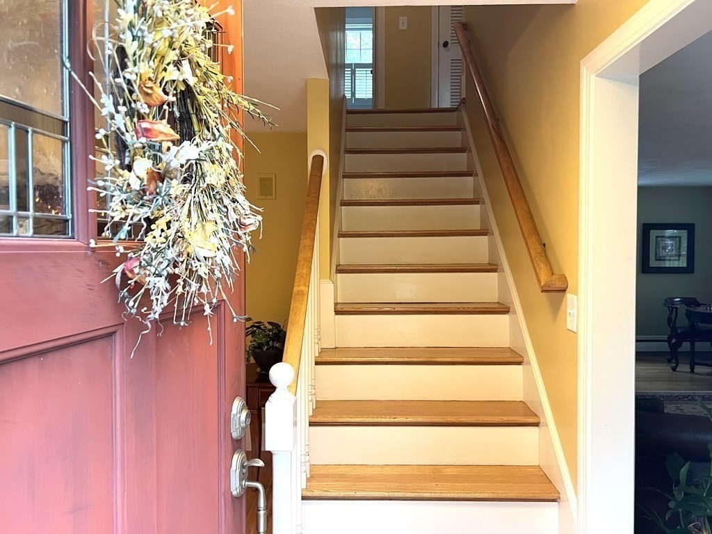 9 Ledgetree Road Medfield, MA 02052 - Photo 4 of 32 Gallery Image 4