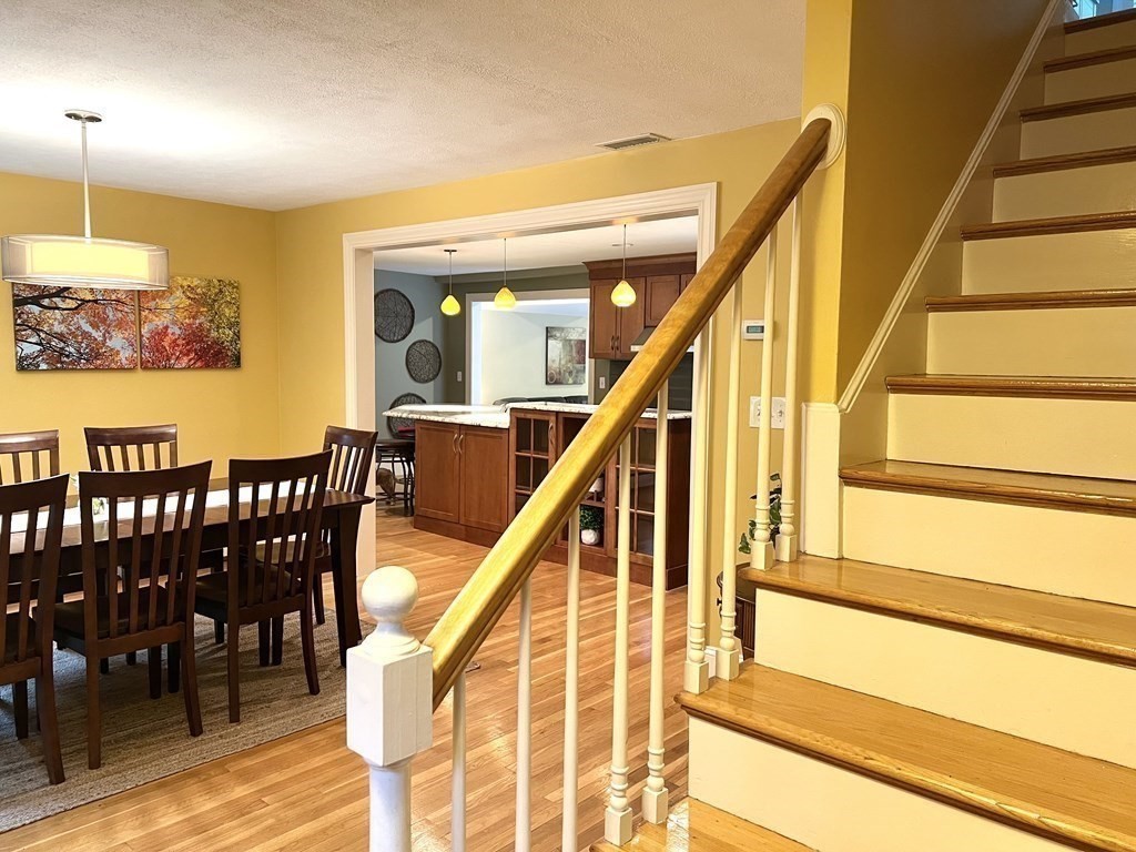9 Ledgetree Road Medfield, MA 02052 - Photo 5 of 32 Gallery Image 5