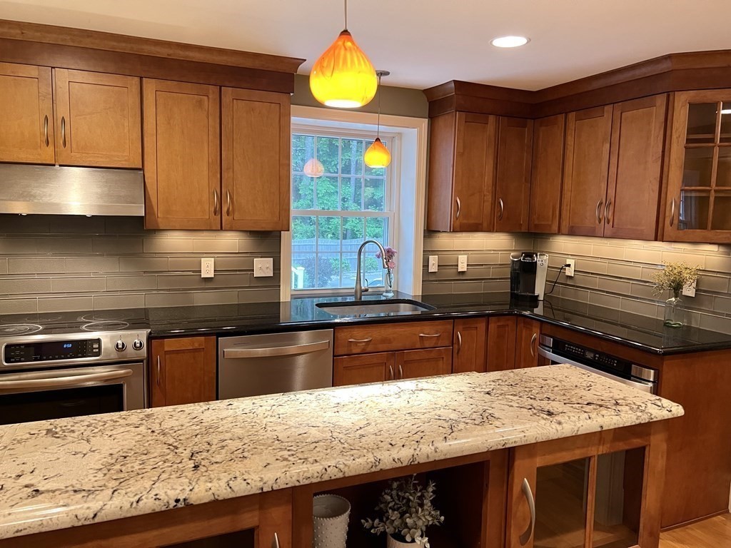 9 Ledgetree Road Medfield, MA 02052 - Photo 8 of 32 Gallery Image 8