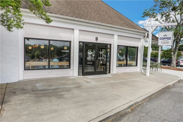 $675,000 | 1306 Village Terrace Court, Dunwoody, GA 30338