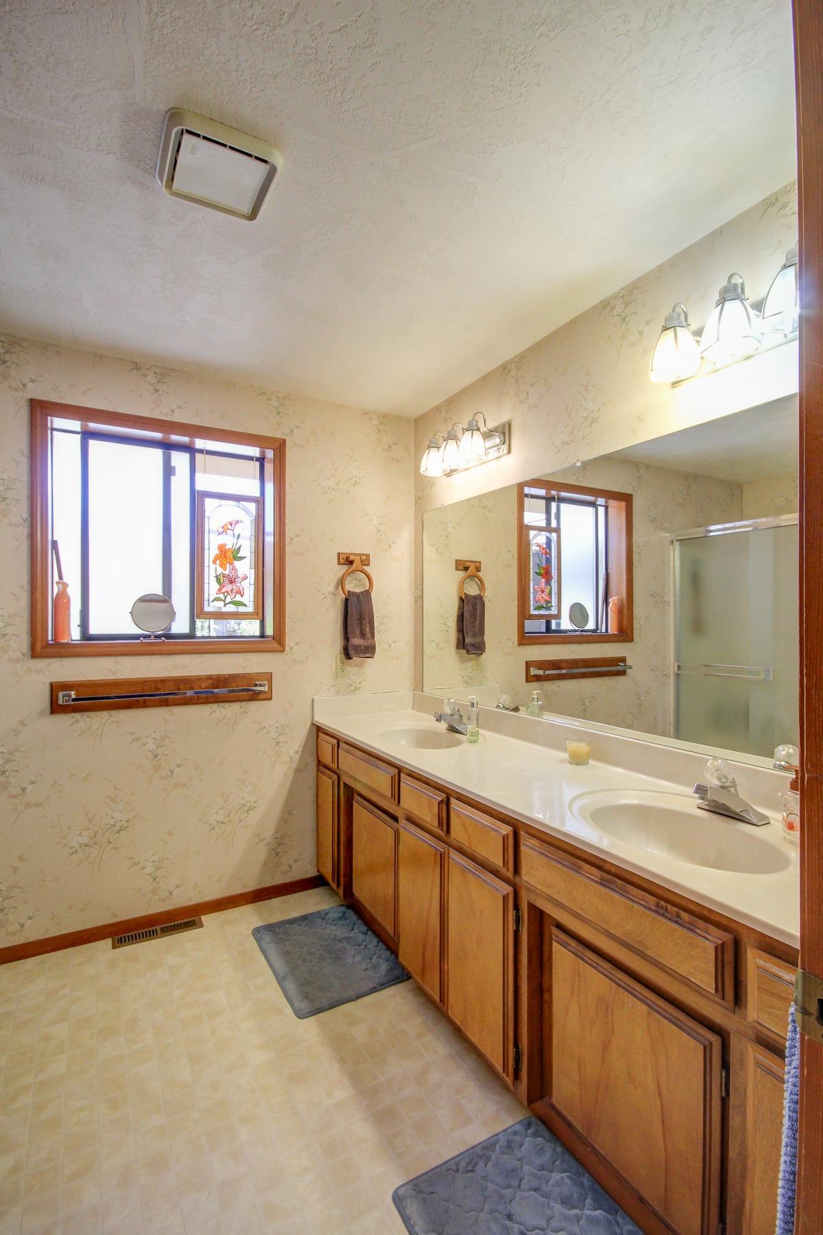 2720 Roberts Road Medford, OR 97504 - Photo 12 of 25 Additional Photo