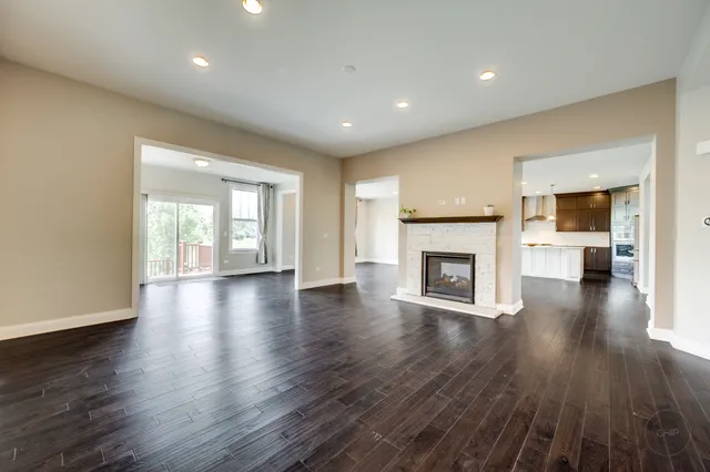 $999,999 | 3907 Nannyberry Street, Naperville, IL 60564