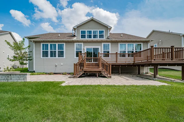 $999,999 | 3907 Nannyberry Street, Naperville, IL 60564